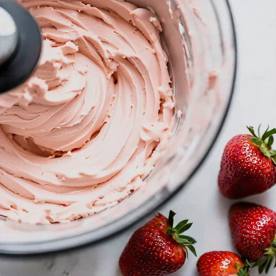 Strawberries and Cream- 12oz Candle